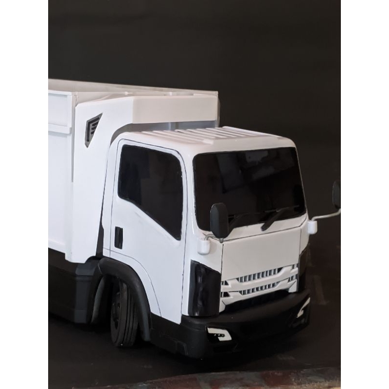 MINIATUR TRUK NMR 71 SKALA 1/14