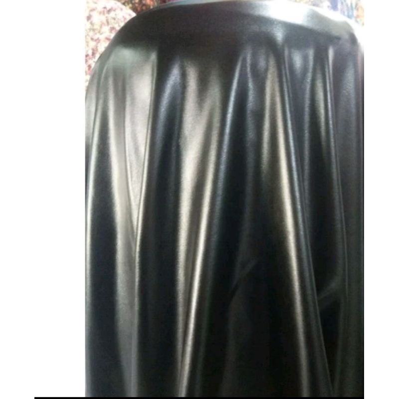 bahan/kain spandek latex/semi kulit.