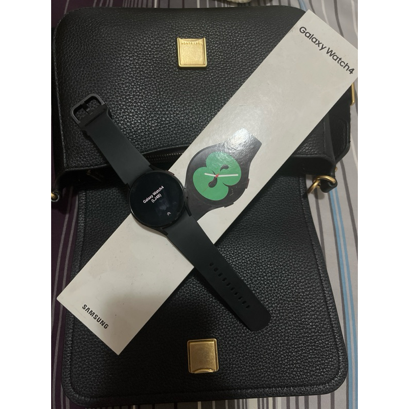 Galaxy Watch4  Samsung (preloved) +charger+kotak jam