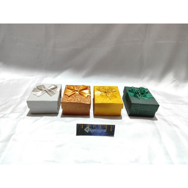 

BOX KECIL / GIFT BOX MINI / GIFT BOX KECIL / BOX HAMPERS / DUS COKLAT / GIFT BOX / BOX KADO / BOX HARD COVER