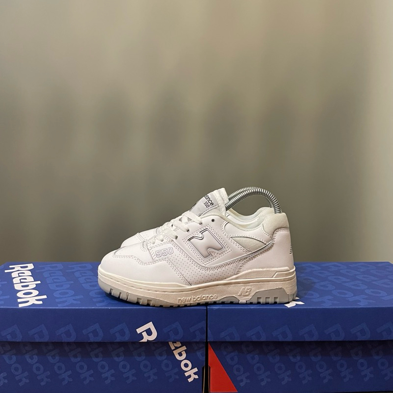 37 - Sepatu Wanita Cewek New Balance NB 550 White Second Bekas