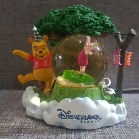 Winnie the Pooh Figurine - Disneyland Paris