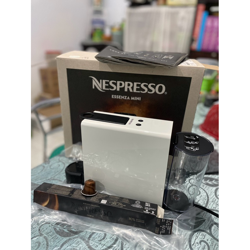 Mesin kopi Nespresso (Essenza Mini)