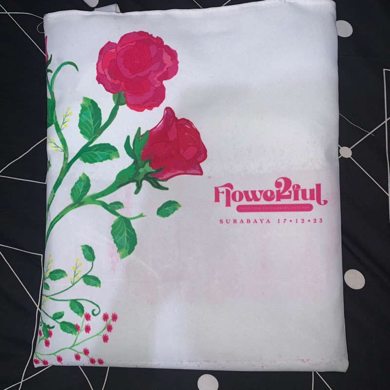 TOTEBAG BENEFIT ROSE JKT48 FLOWERFUL