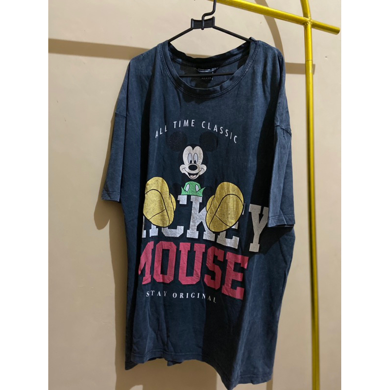 Stradivarius x Disney Mickey Mouse T-Shirt / Kaos Stradivarius Disney (preloved)