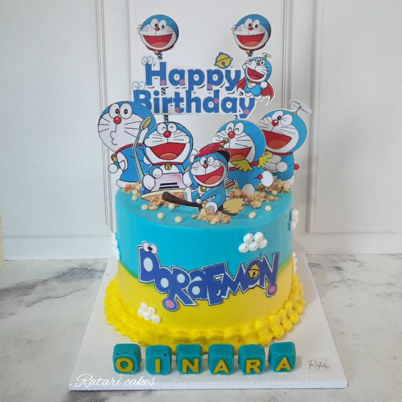

Birthday Cake with topper size 16cm
