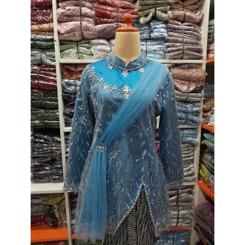 Kebaya wisuda modern /kebaya lamaran/ kebaya pager ayu atau among tamu