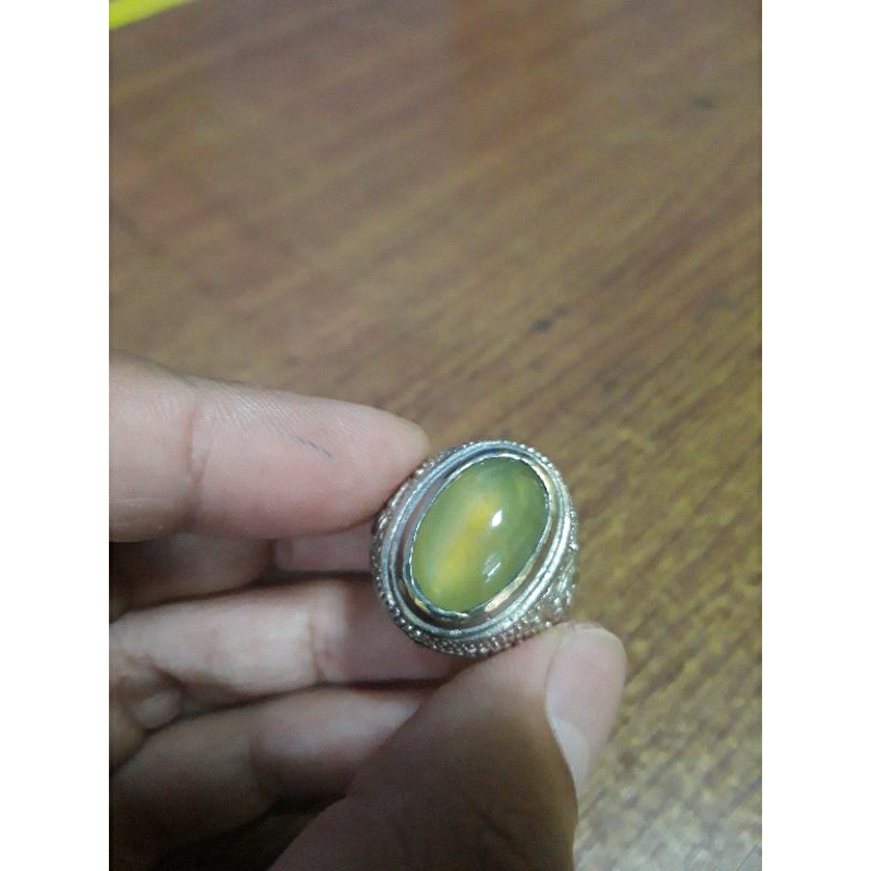 cincin batu idocrase neon green bio solar