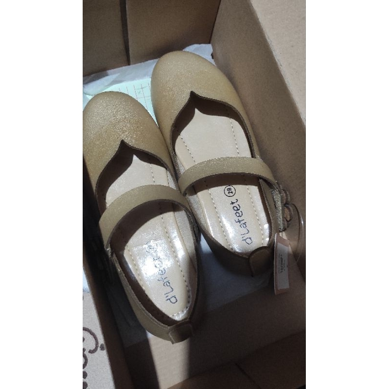 Sepatu anak perempuan Dlafeet