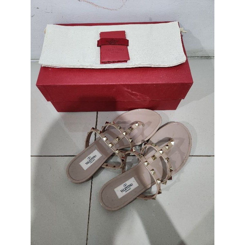preloved Valentino thong poudre sandal