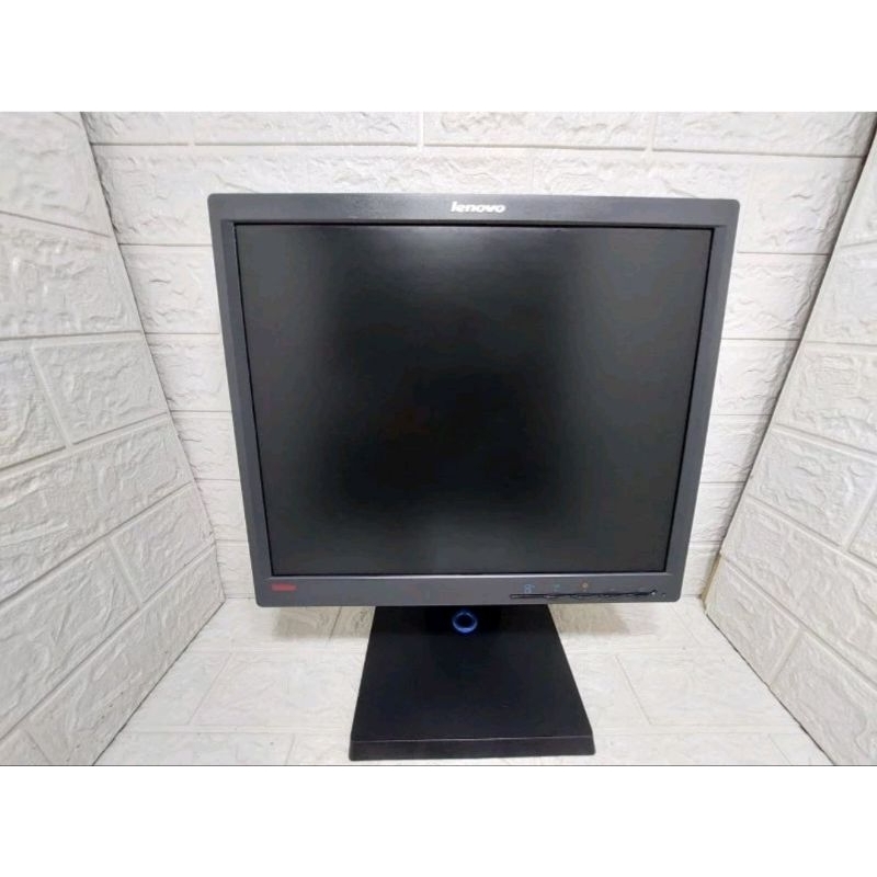 MONITOR LENOVO 17 INC KOTAK TANPA KAKI MULUS DAN NORMAL