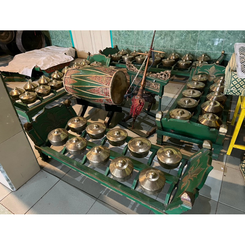 GAMELAN JAWA BAHAN PERUNGGU