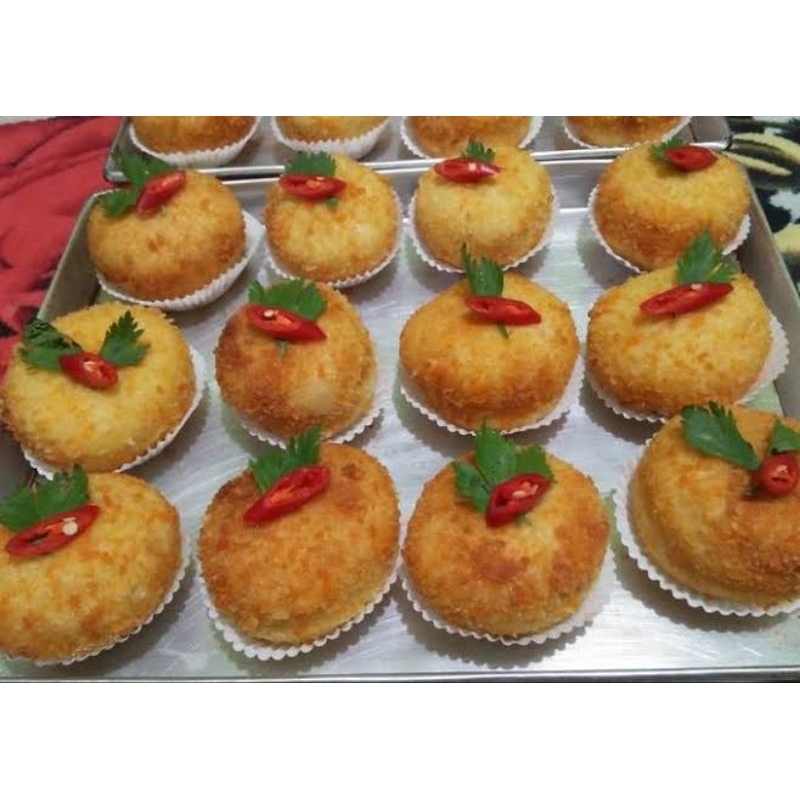 

Panada isi ikan tongkol, Kue Basah, Kue Tradisional, Kue Pasar, kue subuh