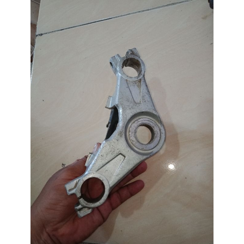 Segitiga T Atas Honda Sonic 150 R original