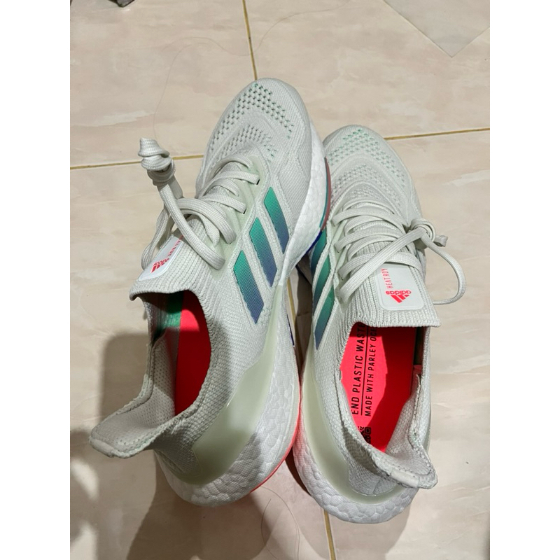 [preloved] Adidas Ultraboost 22 Heat Women size 40