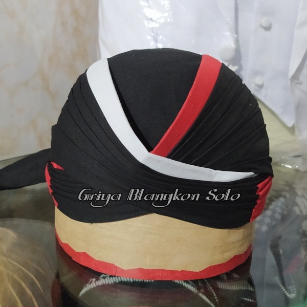 Blangkon Jogja List Merah Putih