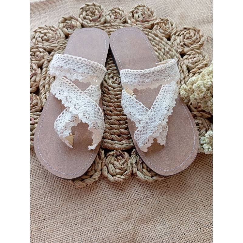 SANDAL WANITA ETNIK TEPLEK WHITE LACE