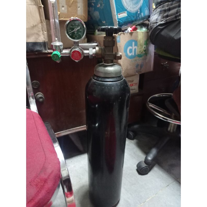 Tabung oksigen lengkap regulator bekas