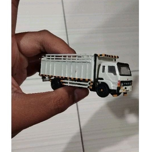 diecast miniatur truck truk fuso fighter tomica  fuso japan custom