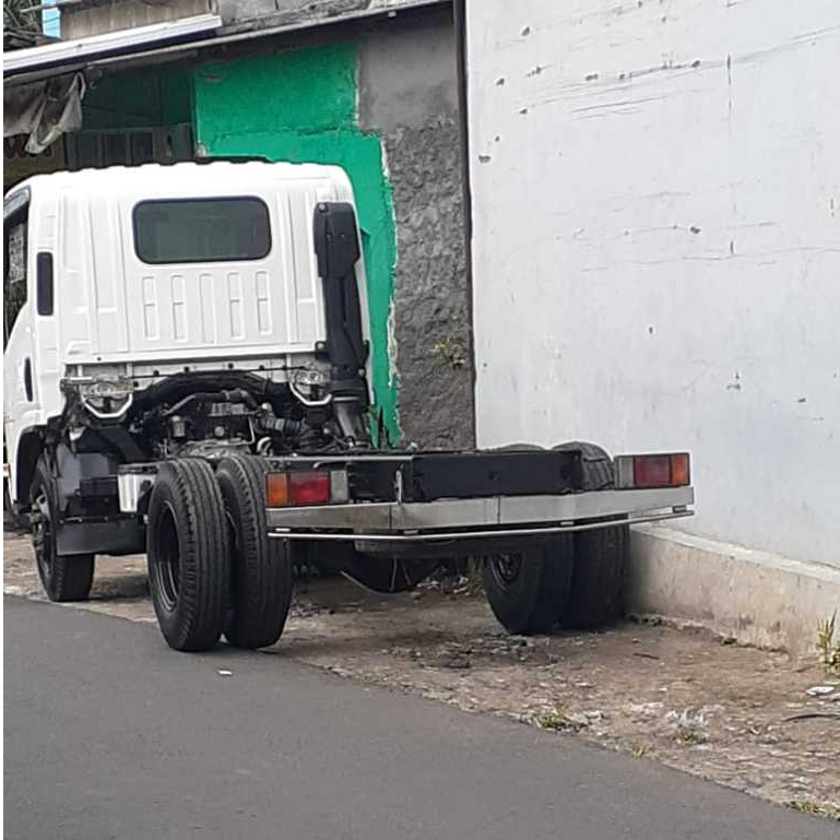 Tempat lampu belakang truk stainless dan besi, set lampu led 24 volt