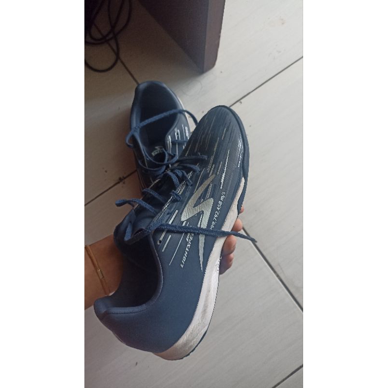 Sepatu futsal LS reborn
