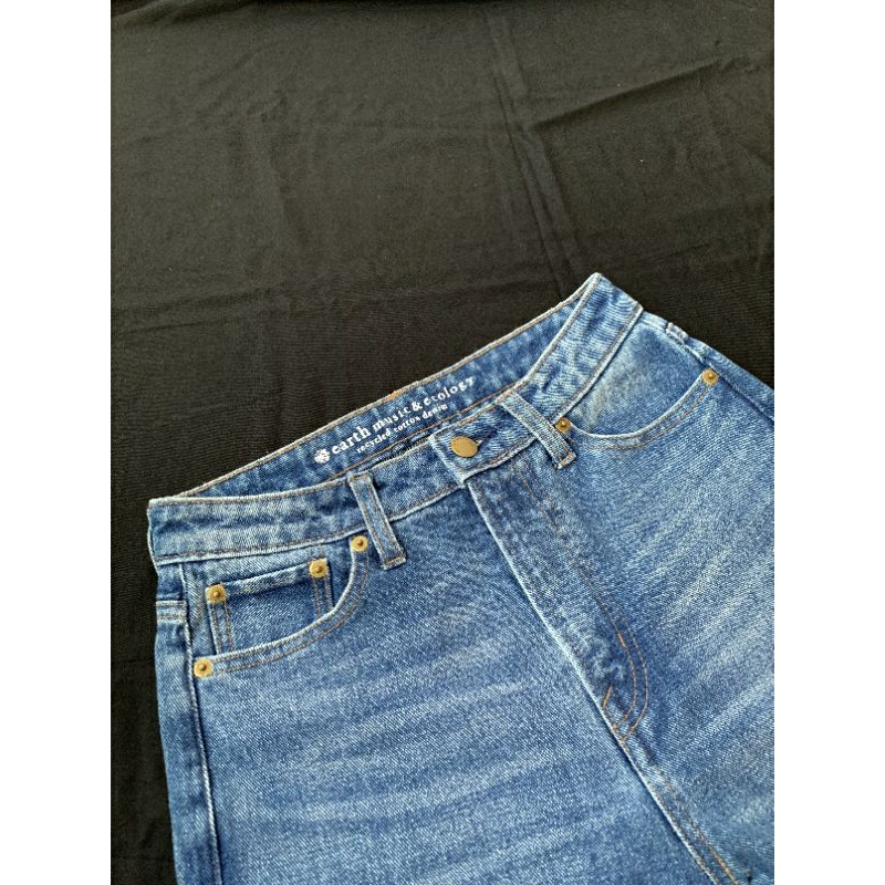 Jeans earth music ecology/Celana cewek panjang
