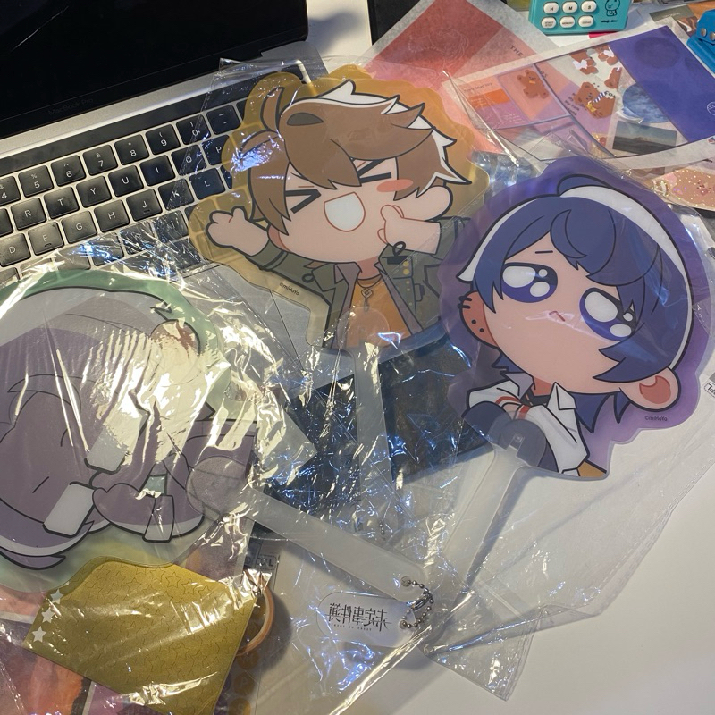 Official Fan / Kipas Tears of Themis Marius Vyn Luke