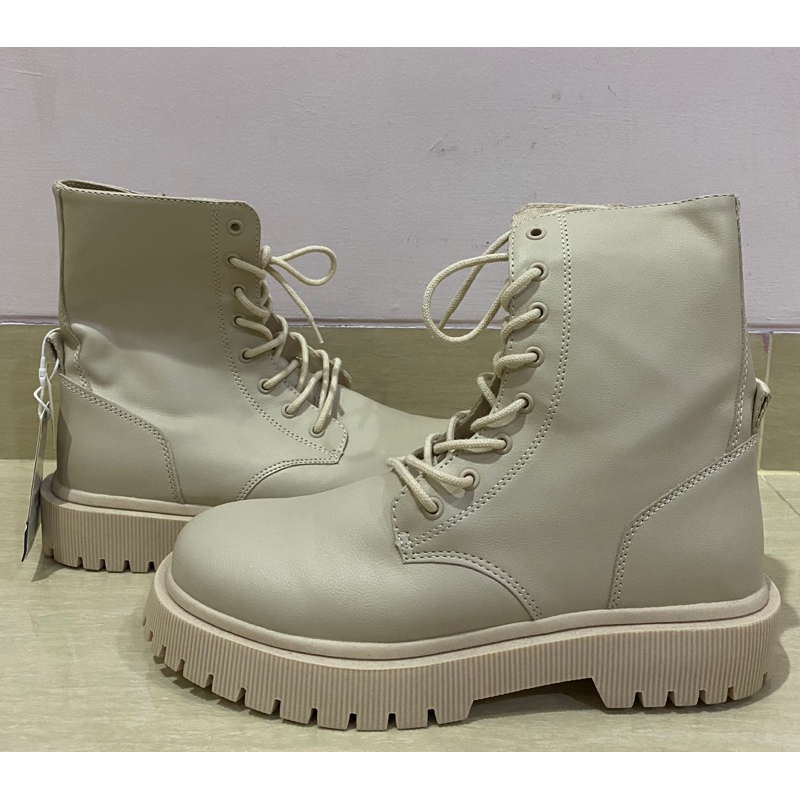 (BRAND NEW WITH TAG) Zara Ankle Boots Size 39