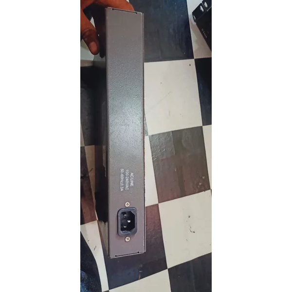 switch hub D-Link DES-1024D