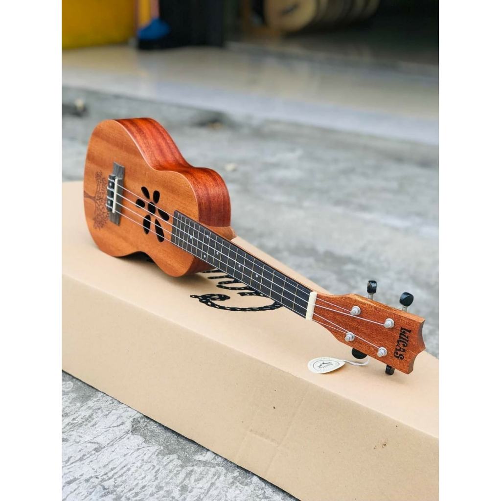 [Preloved] Ukulele merk Lucas