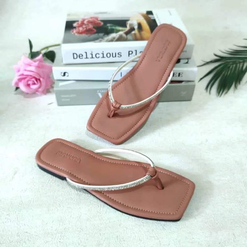 Sandal Jepit Wanita Kekinian Sandal Wanita Wanita Terbaru Sandal Wanita Elegan Simple Sandal Wanita 