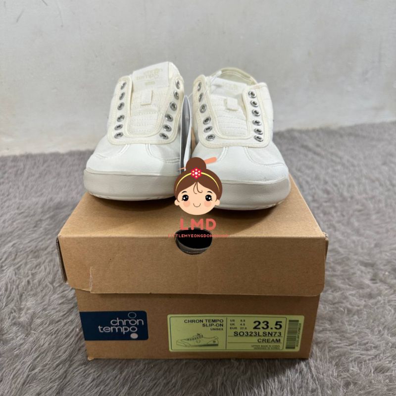 Descente Shoes (Ready Stock)