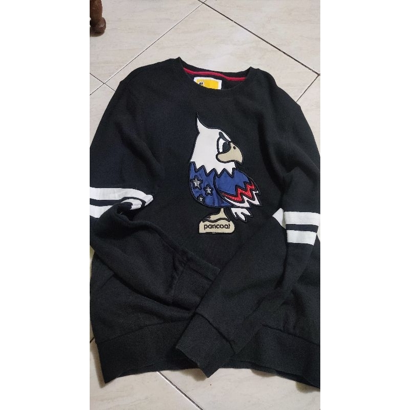 pancoat eagle crewneck second(minus dikit bagian art)