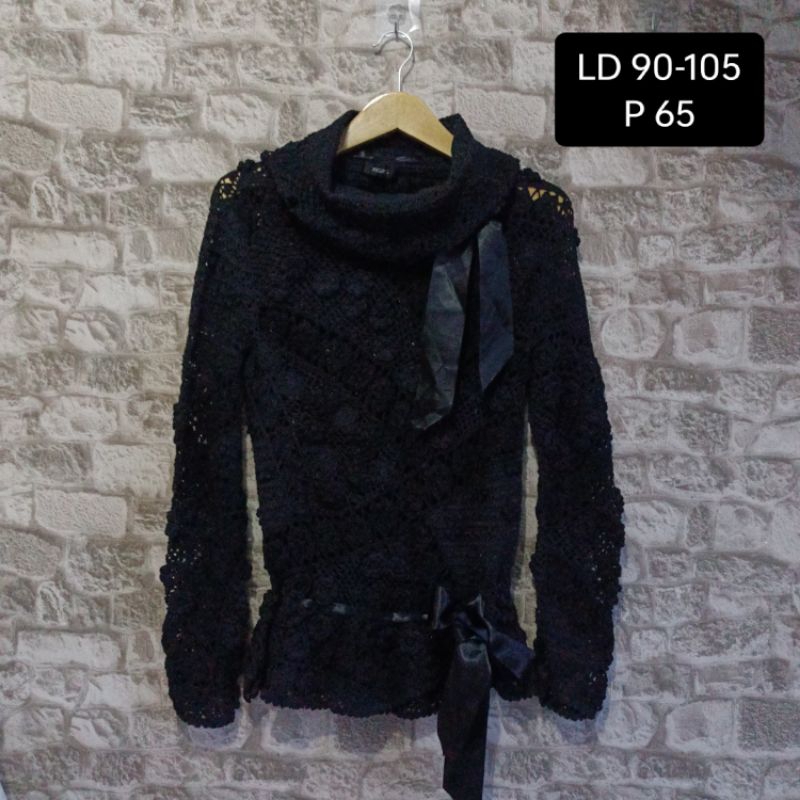 atasan renda pita hitam