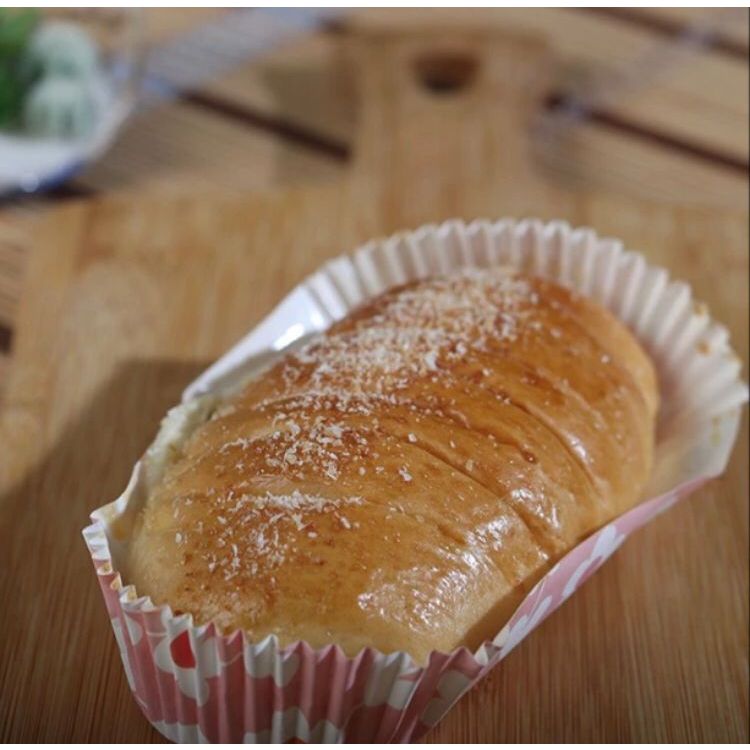 

Roti manis / Kelapa