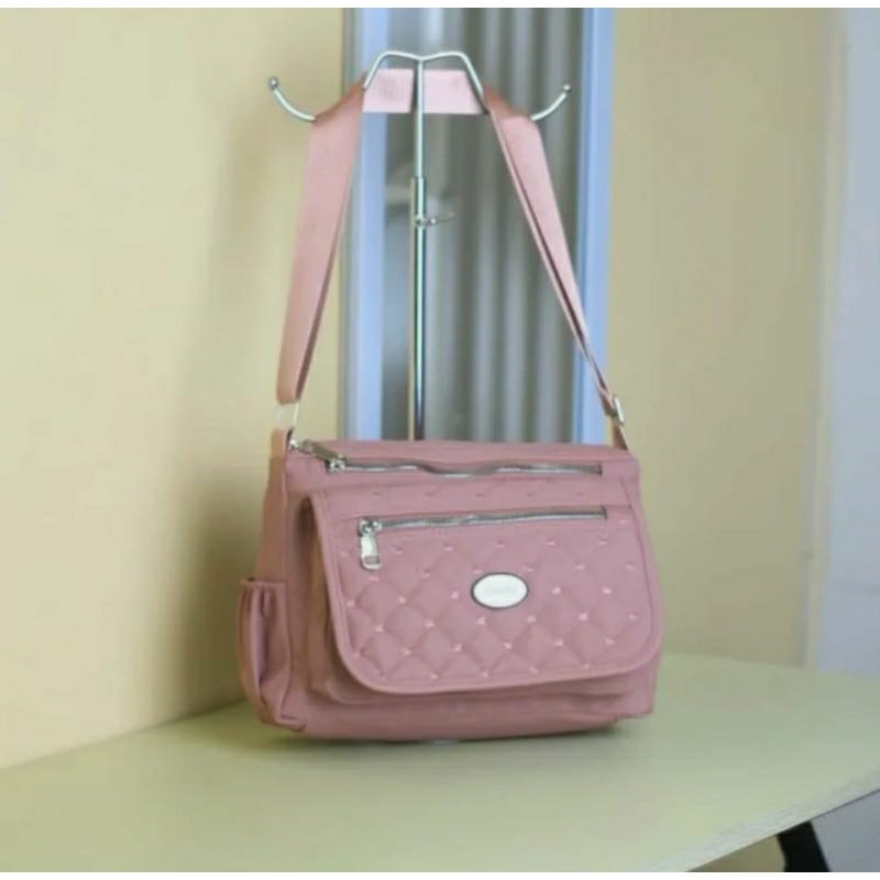 Tas selempang wanita chibao kekinian