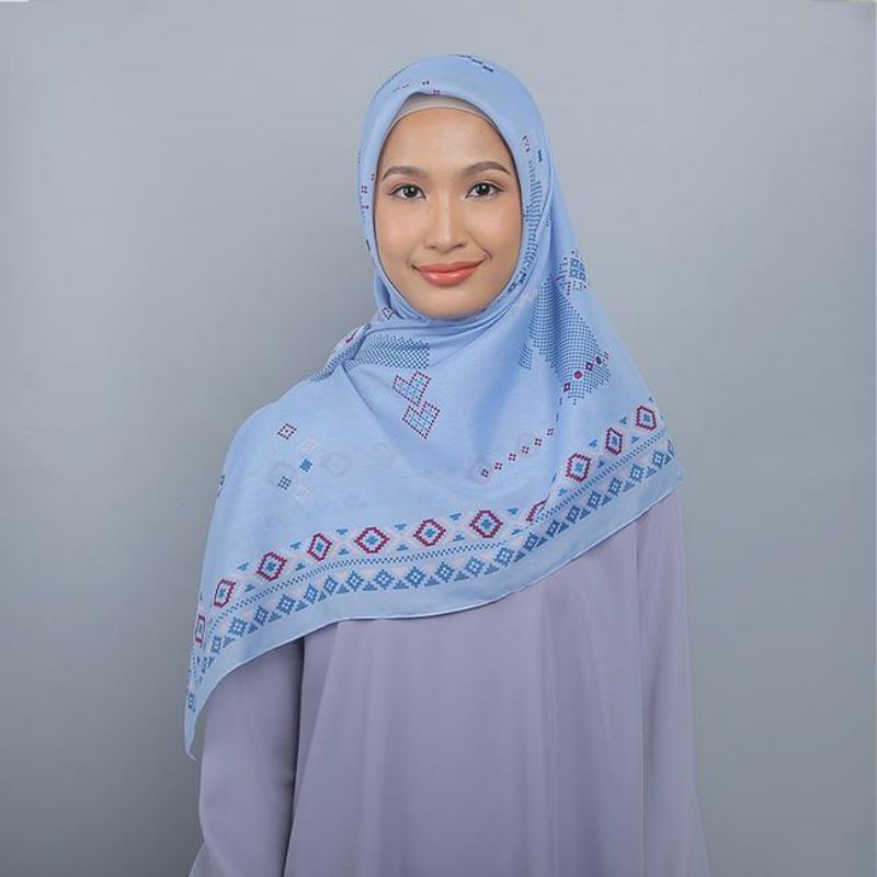 Zoya Scraf hijab segiempat Kayla