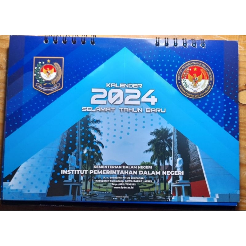 

Kalender meja IPDN