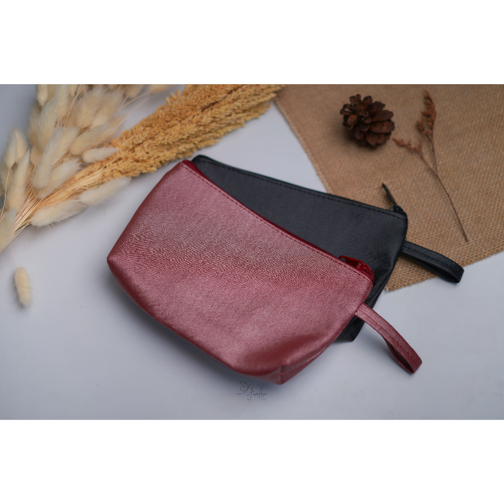 Pouch prada metalik, pouch makeup, tempat makeUp, dompet, souvenir