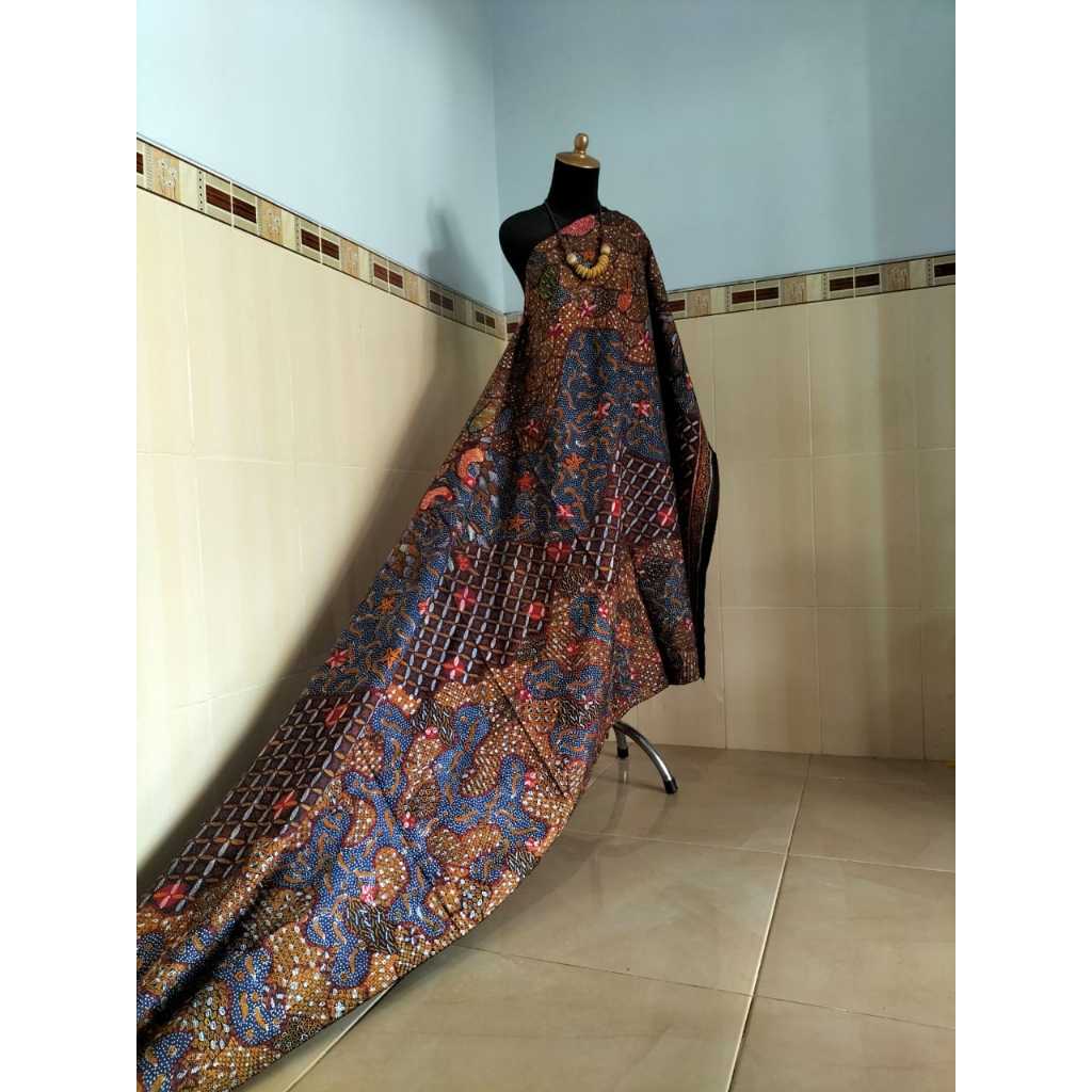 Kain Batik Tulis Pamekasan Madura Motif Klasik Bahan Katun Jepang Semi Sutra Ekslusif Mewah dan Eleg