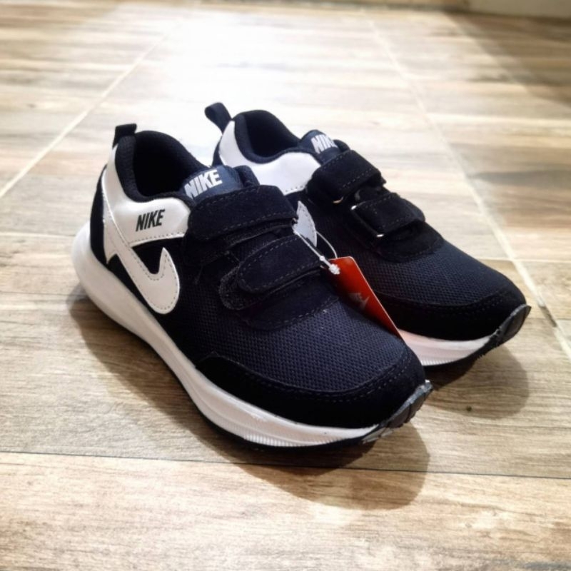 Sepatu Sneakers Anak Nike Running Hitam Putih Cowo Cewe Unisex Sekolah Casual Import Quality