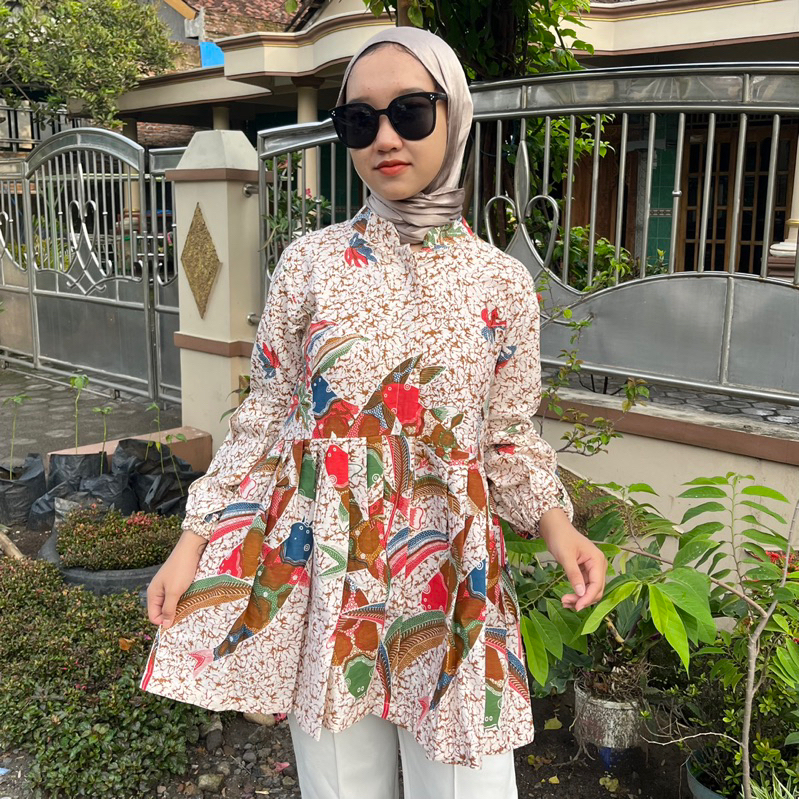 Blouse Batik Solo Wanita Motif Tifana Ikan koi Coklat Premium Katun Halus Kekinian Kantoran Balon Pa