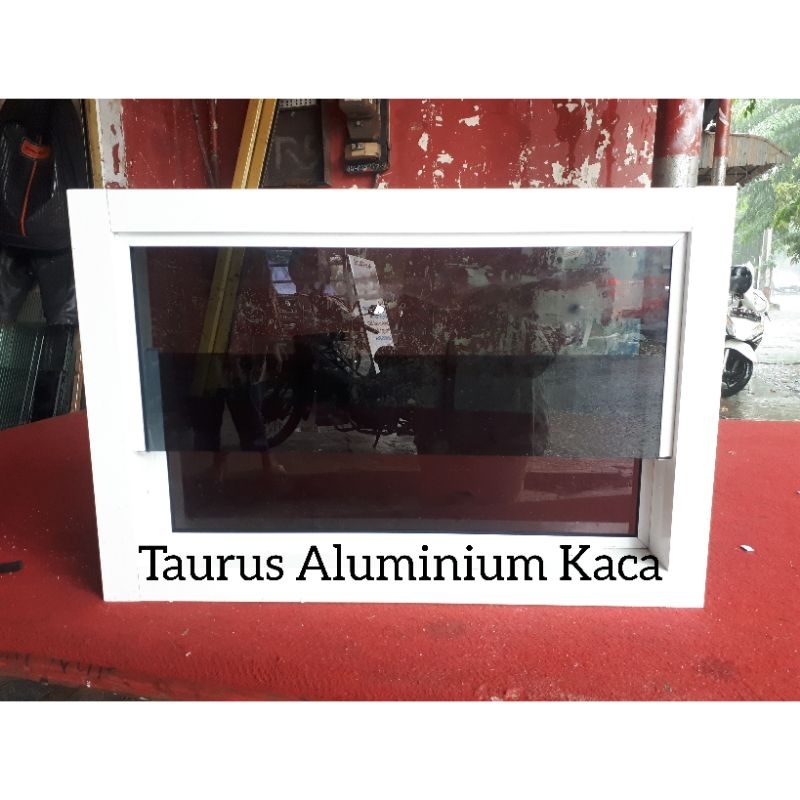 Boven Aluminium Kamar Mandi