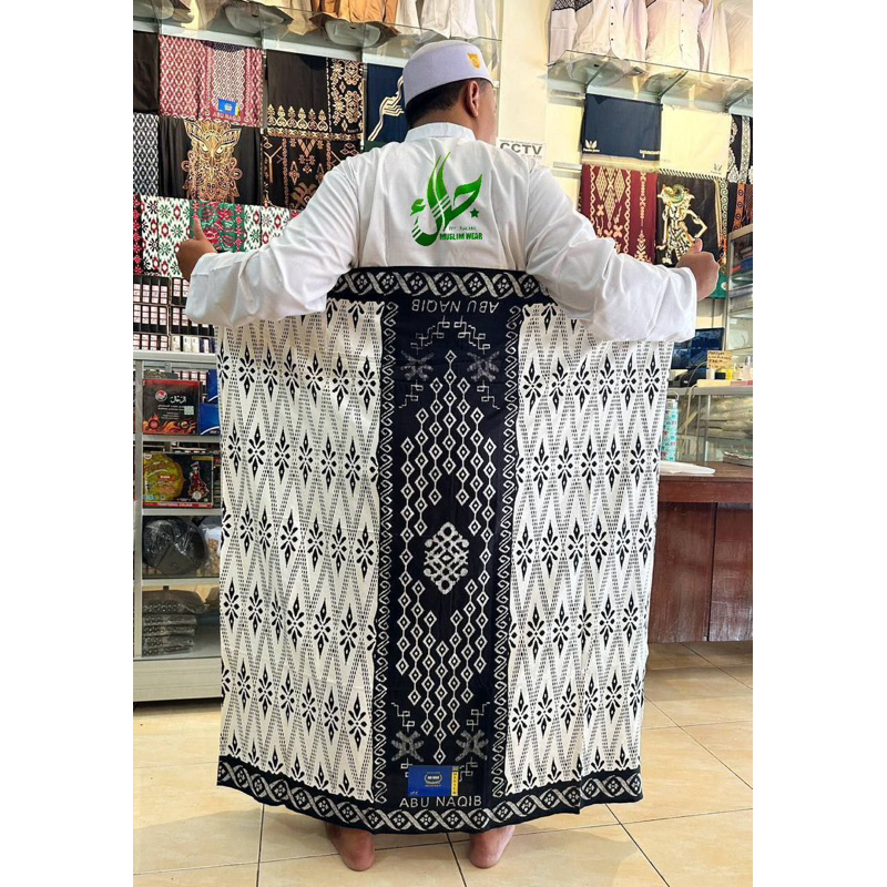 Sarung Goyor Pria Dewasa Original Brand Abu Naqib Kode AB003 / Sarung Goyor Pria Jumbo