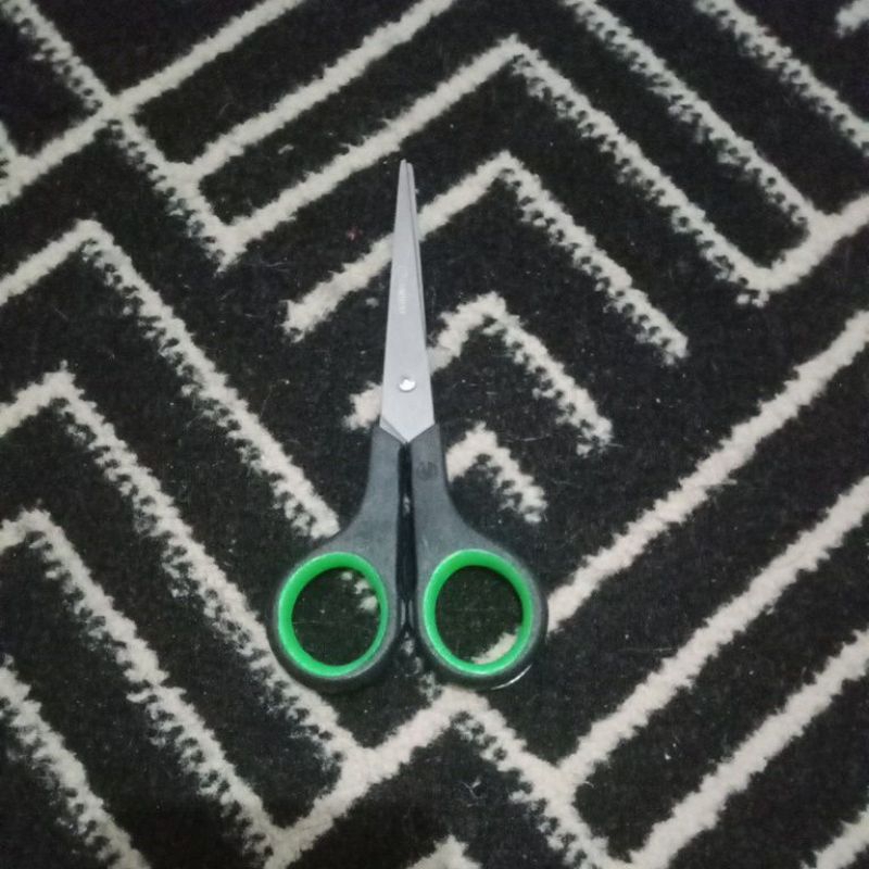 

Gunting Kecil / Gunting Praktis