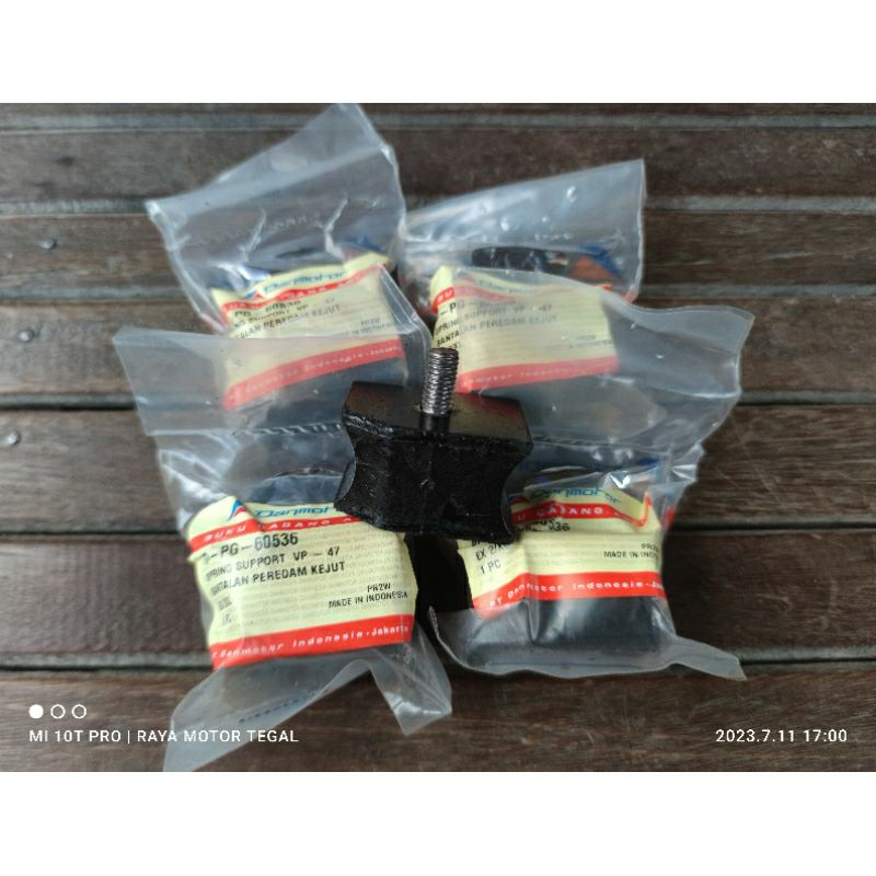 karet mounting shok belakang atas vespa