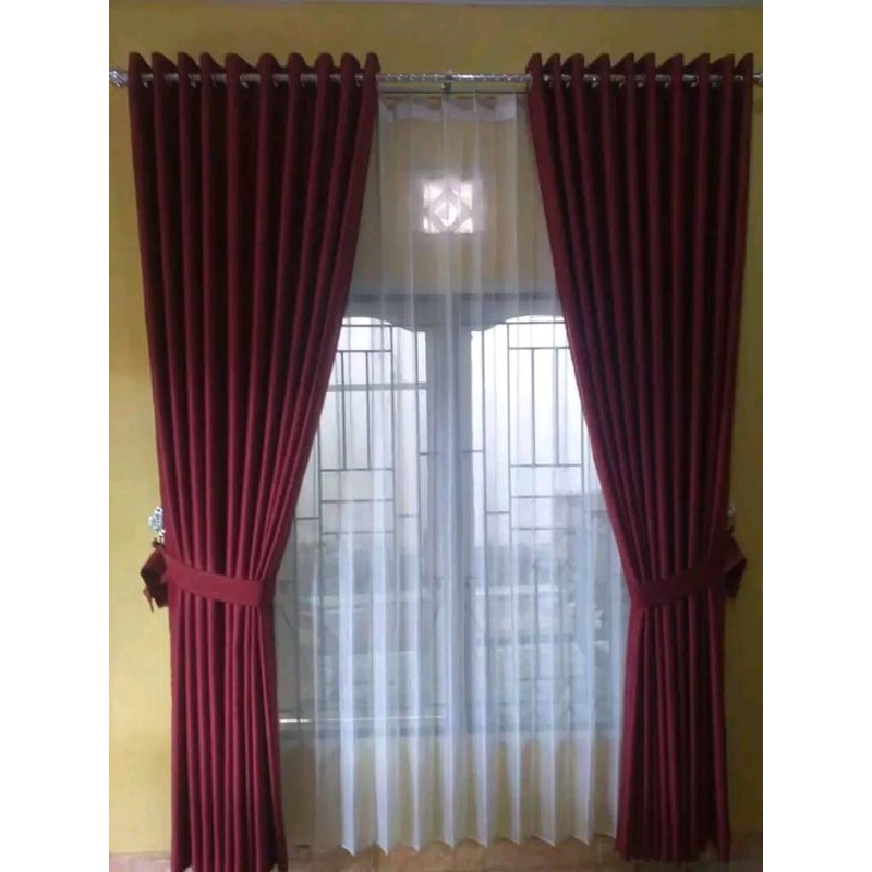 gorden minimalis merah maroon
