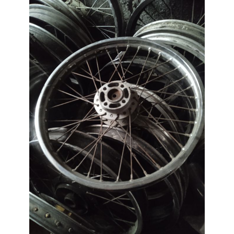 Velg depan Suzuki Shogun, smash original