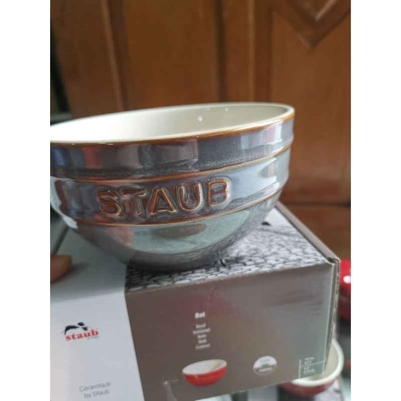 mangkuk staub grey