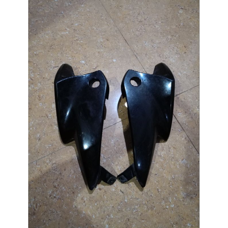 Cover Kupingan Lampu Depan Honda New Megapro MonoShock ORI COPOTAN (BEKAS)